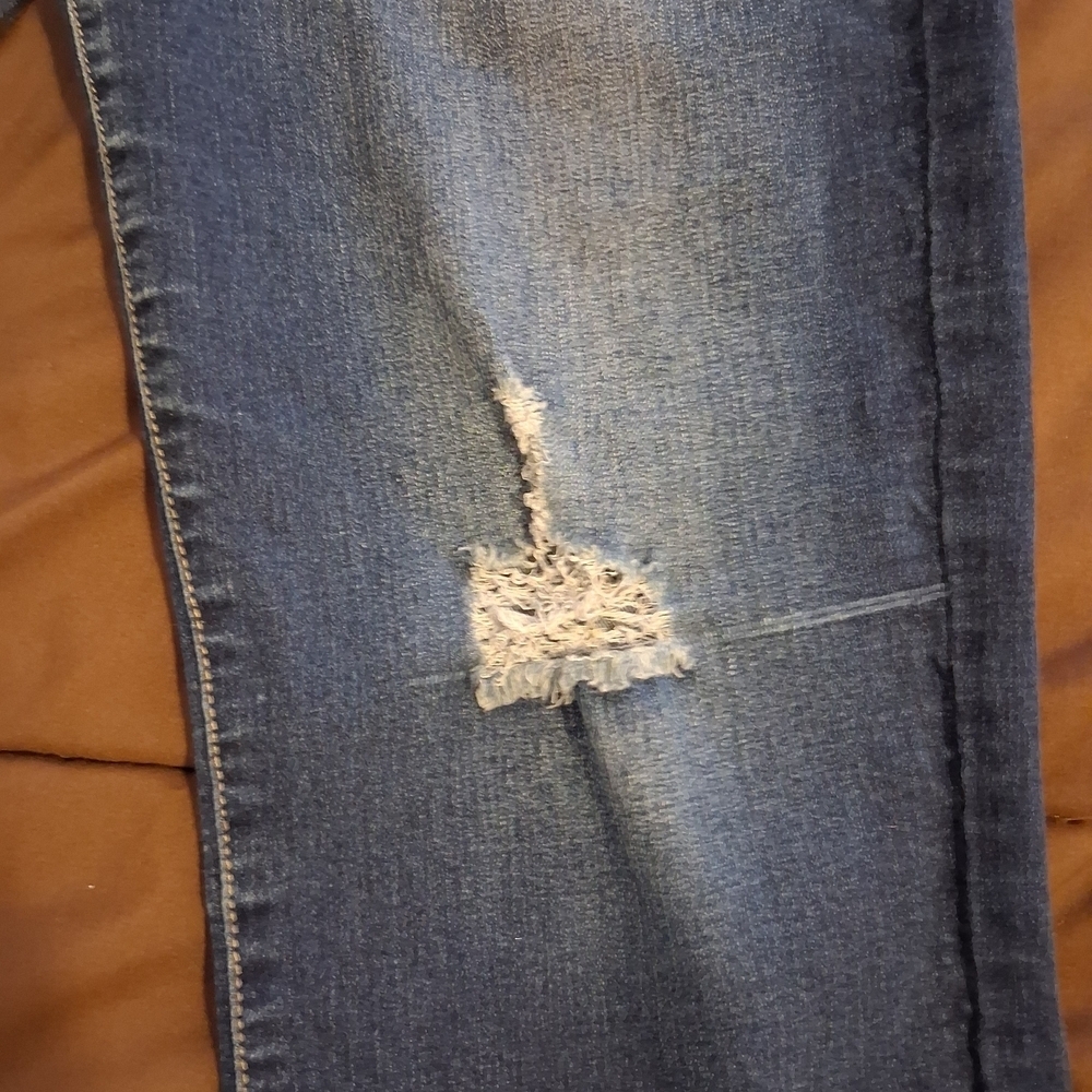WannaBettaButt Distressed Mid Rise Blue Jeans Size 11. Excellent Shape - Picture 7 of 8